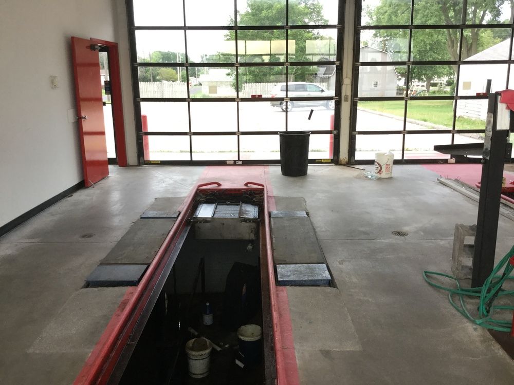 Galesburg Pit Stop: 1317 N Henderson St, Galesburg, IL 61401